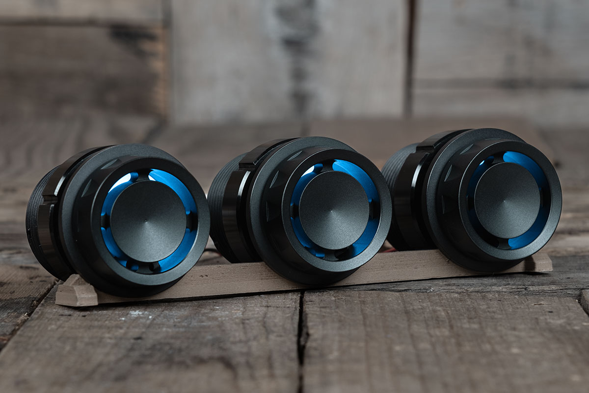 RM-16-7052B-B-R REACTOR PODS SYNISTER BLACK BLUE LED RIGHT